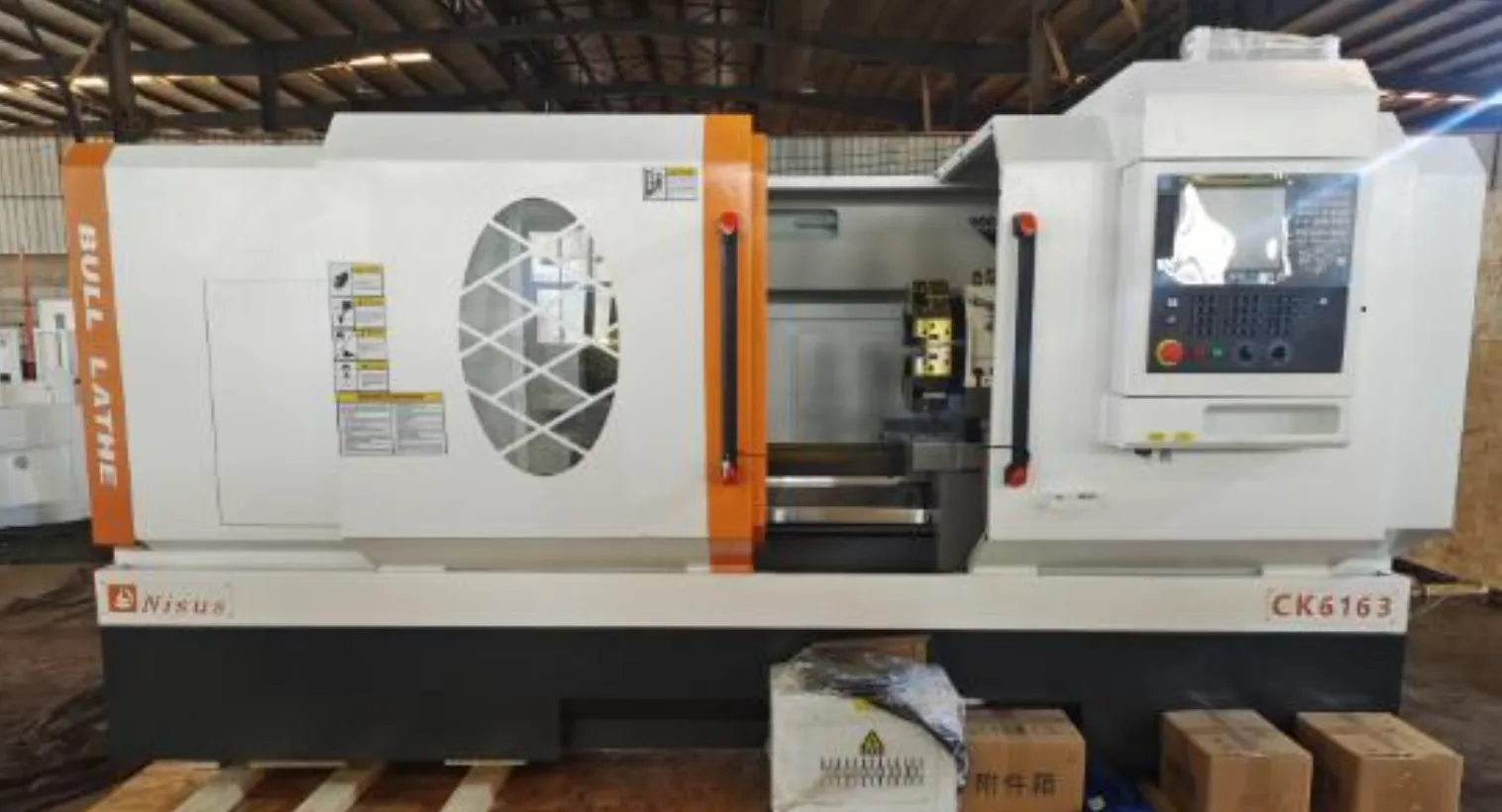 Токарный станок с ЧПУ CK6163-3000